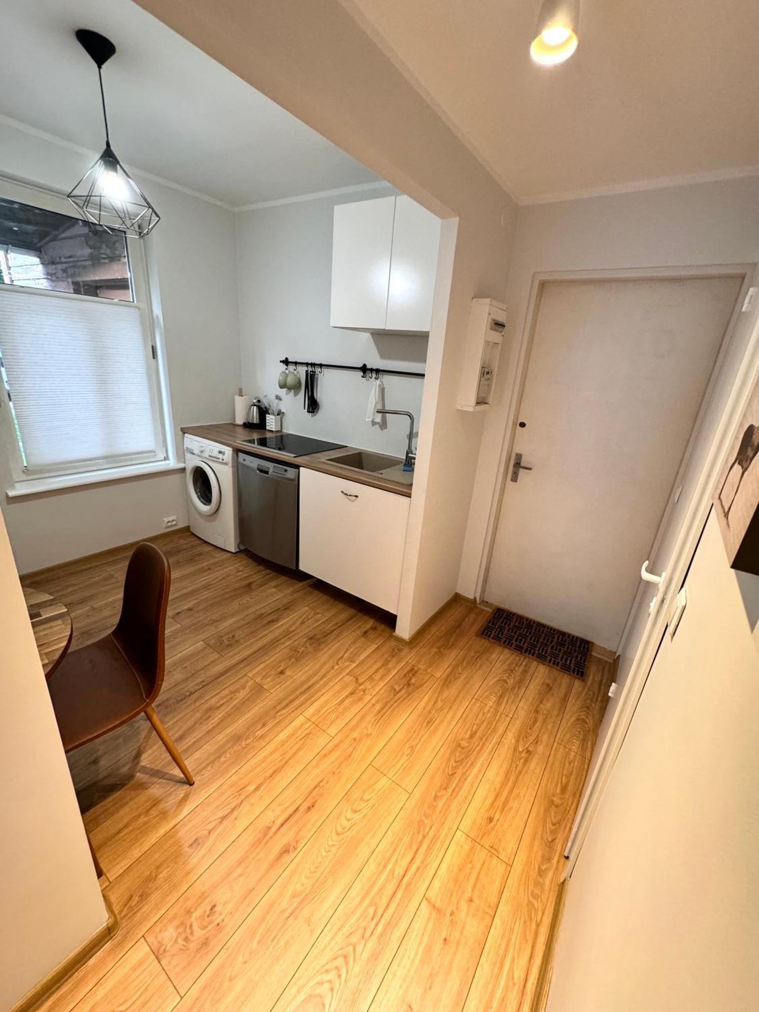 Downtown 1br With Parking Lägenhet *